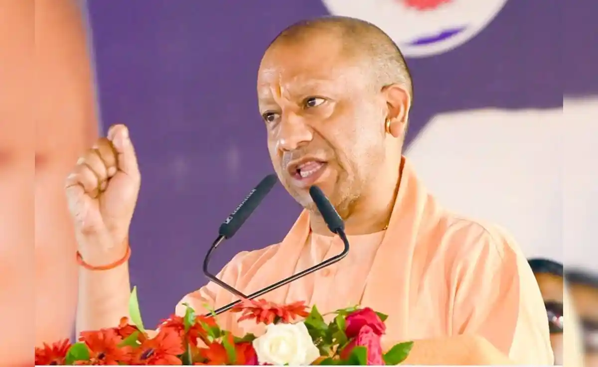 सियासी पारा हाई सड़कों पर इफ्तारी की चिंता है या वोट बैंक की  बंगाल में सीएम योगी का ममता दीदी पर अब तक का सबसे तीखा वार
