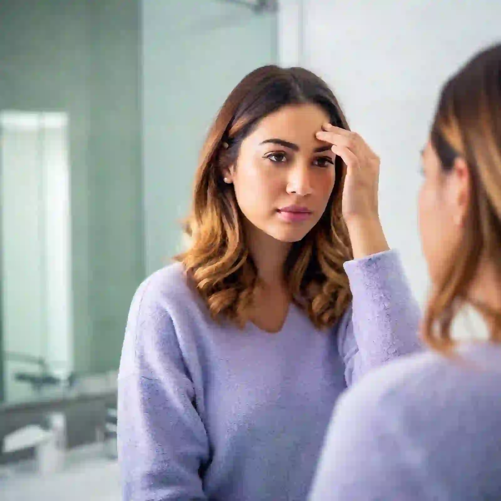 माथे की नसें क्यों उभरने लगती हैं जानें इसके कारण और राहत के आसान तरीके
