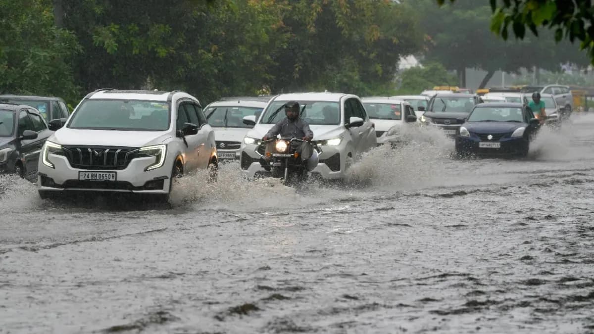Weather Update दिल्ली-NCR में आंधी और बारिश का अलर्ट, यूपी-बिहार समेत कई राज्यों में बदलेगा मौसम
