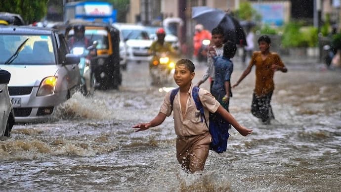 Monsoon Diseases: बारिश के मौसम में सबसे ज्यादा फैलने वाली 7 बीमारियां कौन-सी