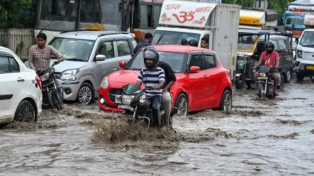 Weather Alert: दिल्ली-यूपी में झमाझम बारिश, मुंबई के लिए अगले 48 घंटे सबसे भारी; 23 राज्यों में अलर्ट