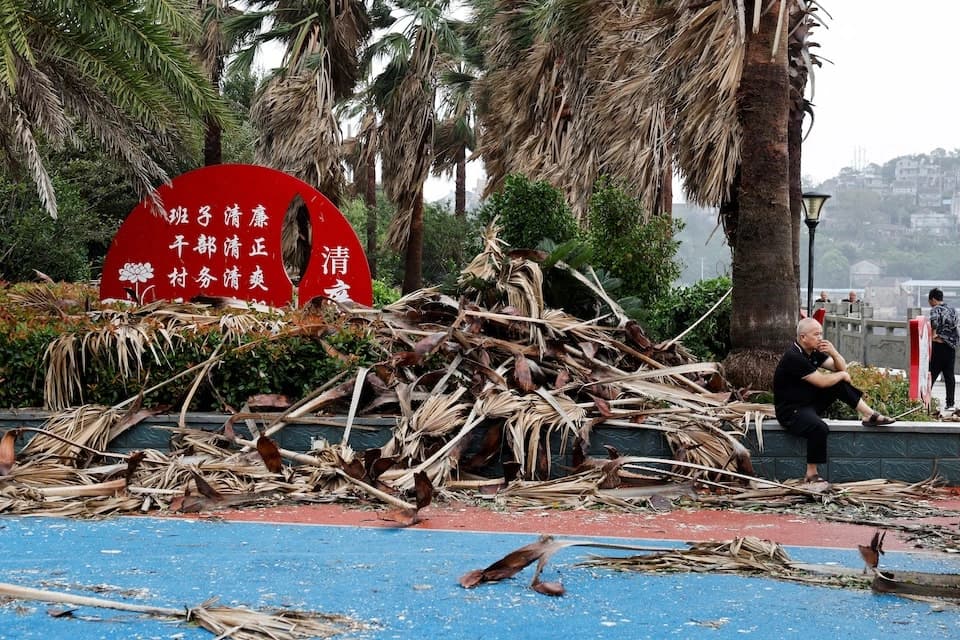 Weather Crisis: उत्तर-पूर्वी चीन में महा-तूफान 'बावी' का कहर, लियाओनिंग में 2.6 लाख लोग विस्थापित, कई शहर जलमग्न