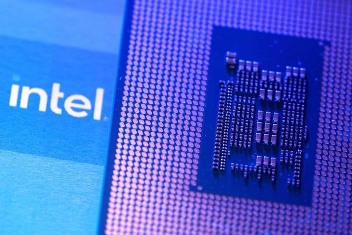 Intel ने ASML की $400 मिलियन High-NA EUV मशीन से Panther Lake चिप्स का उत्पादन शुरू