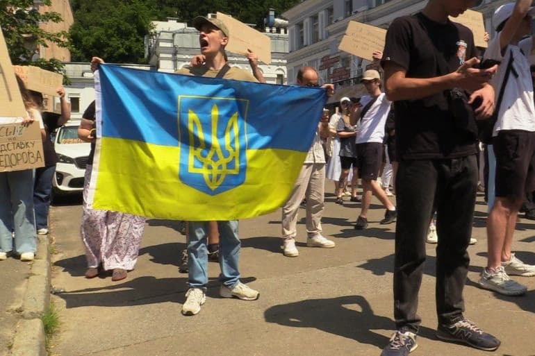 Ukraine Crisis रक्षा मंत्री फेडोरोव को हटाने के बाद जेलेंस्की पर बढ़ा दबाव, राजनीतिक विवाद तेज