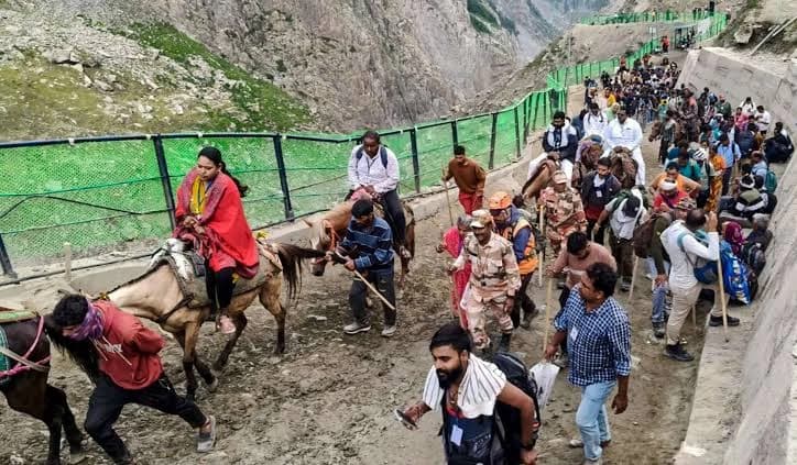 Monsoon Fury 2026: हिमाचल में रेड अलर्ट, खराब मौसम के चलते वैष्णो देवी और अमरनाथ यात्रा पर असर