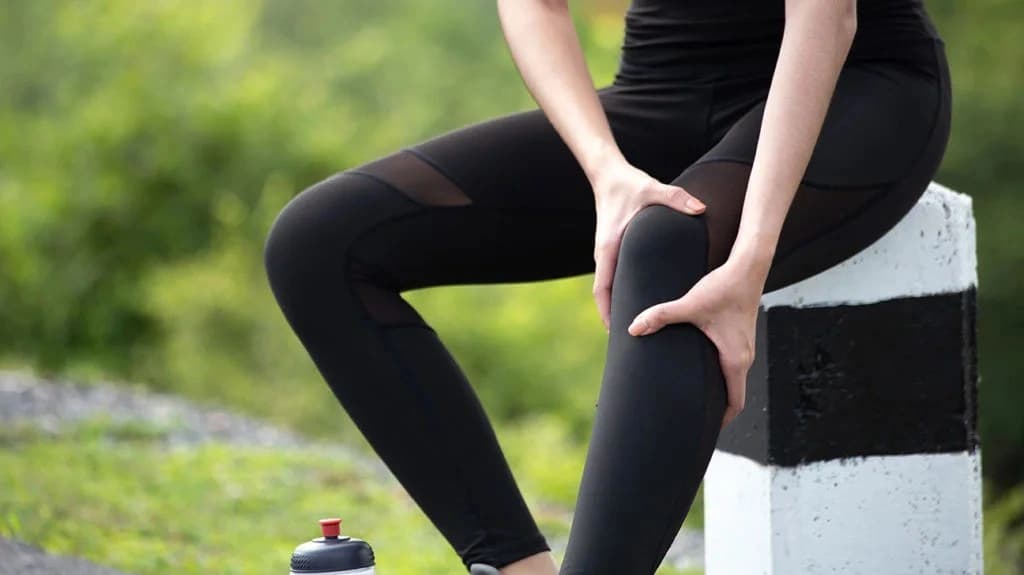 Leg Weakness: पैरों की ताकत क्यों होने लगती है कम? जानिए 3 मुख्य कारण, आसान टेस्ट और मजबूत बनाने के उपाय