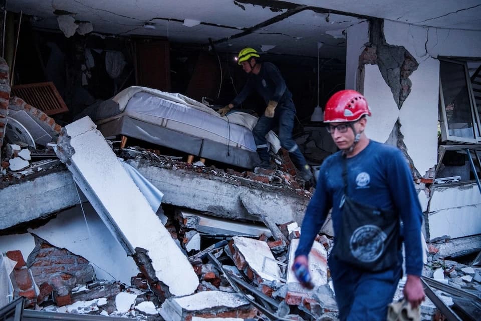 Colombia Earthquake: 7.4 तीव्रता के भूकंप से तबाही, 164 लोगों की मौत; मलबे में जिंदगी की तलाश जारी
