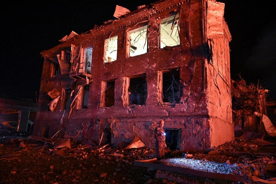 Ukraine War: Zaporizhzhia में रूसी हमले से 6 की मौत, 20 घायल; Kyiv में भी तबाही