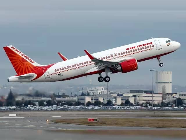 एयर इंडिया फूकेत-दिल्ली फ्लाइट टर्बुलेंस हादसा: पायलट ने गांजा पीने की बात कबूली, कॉकपिट में सो रहा था कमांडर