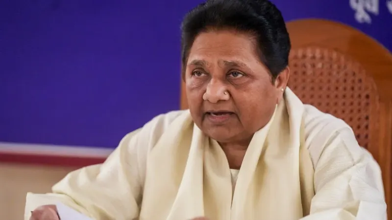 कितनी पढ़ी-लिखी हैं दीपिका आनंद? जानें बसपा (BSP) में मायावती की संभावित उत्तराधिकारी की प्रोफाइल और एजुकेशन