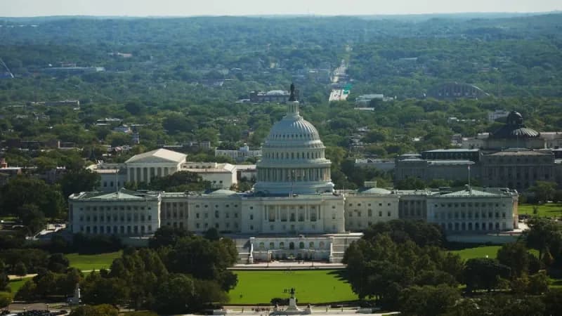 US Russia Sanctions Bill: अमेरिकी संसद में बिल पास, क्या राष्ट्रपति ट्रंप भारतीय सामानों पर लगाएंगे 100% अतिरिक्त टैरिफ?