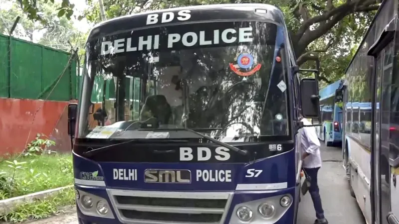 : दिल्ली के त्रिलोकपुरी में नाबालिग पर चाकू से हमला: पुरानी रंजिश के चलते 4 आरोपी पकड़े गए, पुलिस बोली- कोई 'हिंदू-मुस्लिम एंगल' नहीं